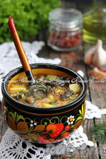 Грибовница, приготовленная из замороженных лесных грибов, получается очень вкусной и ароматной, попробуйте!