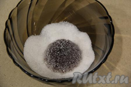 По желанию, обвалять мармелад в сахаре.