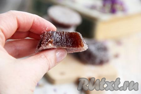 Посмотрите, какой красивый мармелад внутри.