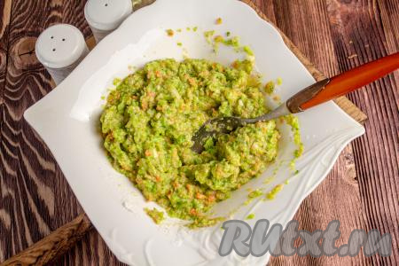 Хорошо перемешайте овощную массу.