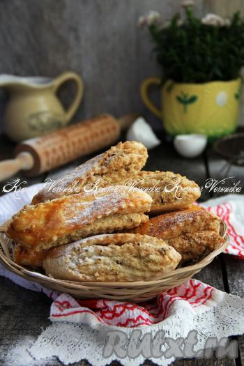 Хрустящую, вкусную, ароматную гату подать к чаю или кофе, очень хороша она и в сочетании с молоком. Приготовьте такую выпечку&nbsp;из слоёного бездрожжевого теста и, вы, наверняка, ещё не раз вернётесь к этому рецепту!