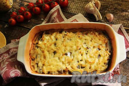 Мойва с луком и майонезом в духовке