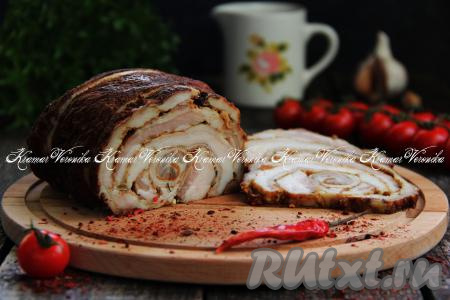 Рулет из сала в рукаве в духовке