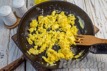 Примерно такая яичная масса должна получиться.