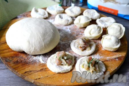 Тесто для пельменей на кефире без яиц