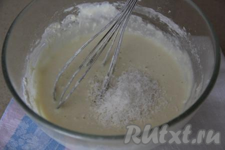 По желанию, добавить кокосовую стружку, перемешать.
