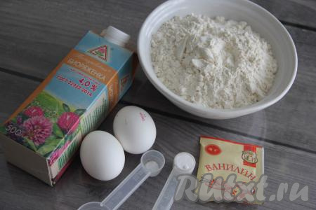 Подготовить продукты для приготовления пышных оладий на ряженке без дрожжей.