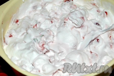 Перемешать и наш крем для торта "Графские развалины" готов.