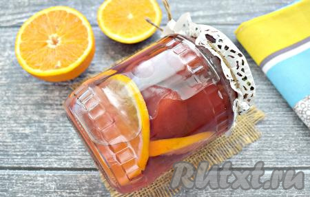 Затем компот из слив и апельсина убираем на хранение в прохладное место. Зимой этот ароматный, вкусный напиток с удовольствием будут пить и детки, и взрослые. Хранить этот компот можно не более года, так как сливы закатываются с косточками.