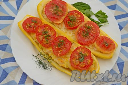 Лодочки из кабачков с куриным фаршем в духовке