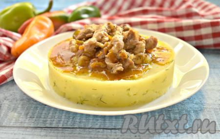 Свинина, тушёная с солёными огурцами