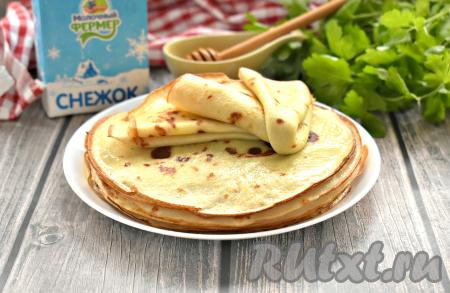 Блины, замешанные на&nbsp;"Снежке" с кипятком, получаются очень вкусными, нежными, мягкими, они непременно понравятся и вам, и вашим близким!