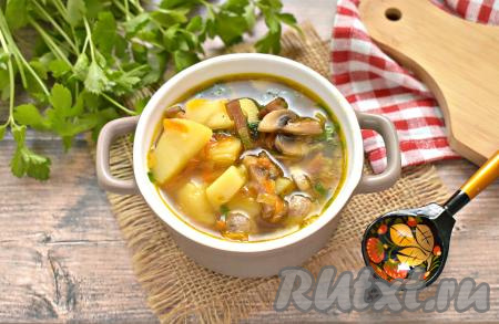 Суп с шампиньонами и свининой