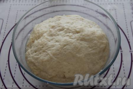 Подошедшее тесто увеличится в объёме вдвое.