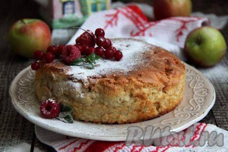 Шарлотка с яблоками в аэрогриле