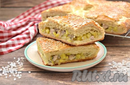 Пирог с курицей и картошкой из слоёного дрожжевого теста в духовке