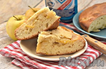 Шарлотка со сгущёнкой и яблоками
