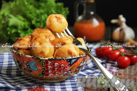 Пельмени, жареные с луком