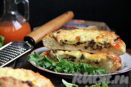 Вкусные, аппетитные, сытные смаженки, приготовленные с грибами и мясом, сразу же (в горячем виде) подать к столу.