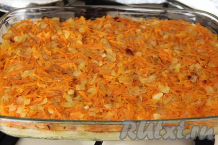 Готовить картофельную запеканку с куриным фаршем минут 25 при температуре 200 градусов.