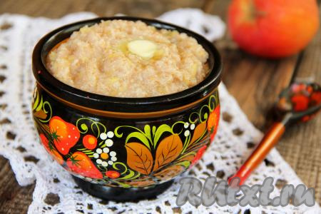 Пшеничная каша с яблоком на молоке