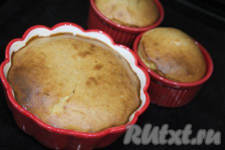 Готовить запеканку минут 35 (до подрумянивания) при температуре 180 градусов.