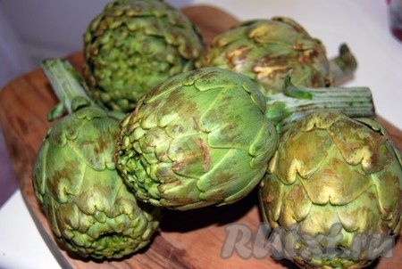 Приготовить артишоки.