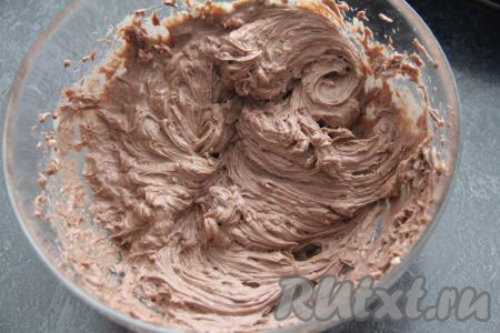 Миксером перемешать крем до однородного состояния.