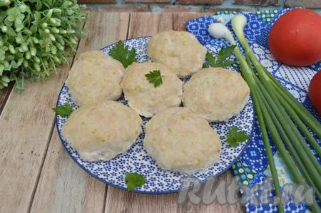 Котлеты из индейки и кабачка в духовке