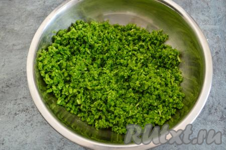 Подготовленные стрелки пропустить через мясорубку.