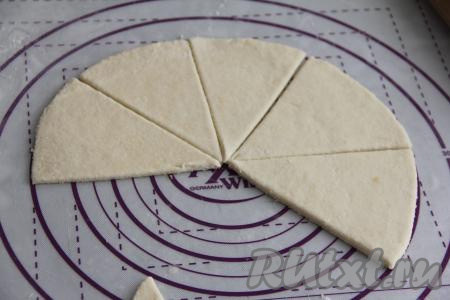 Разрезать каждый круг на 8 треугольных секторов.&nbsp;