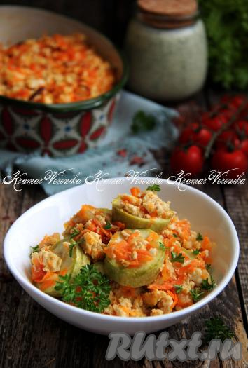 Вкусное, сочное, аппетитное блюдо горячим подать к обеду или ужину.