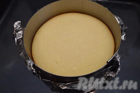 Готовая запеканка будет светло-желтого цвета, только бока и дно немного подрумянятся.