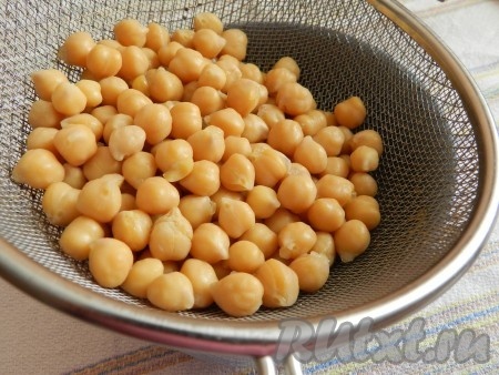 Нут варить 1,5-2 часа до мягкости. Воду слить.