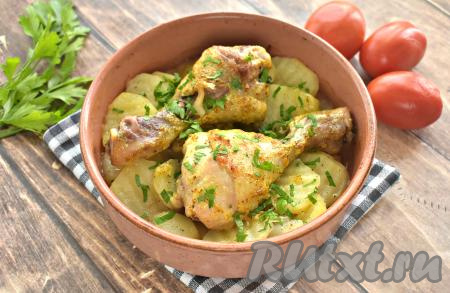 Куриные голени в майонезе с картошкой в духовке