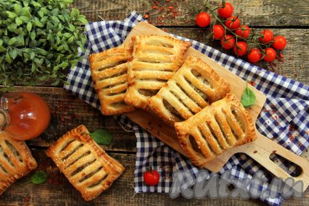 Пирожки с фаршем из слоеного теста