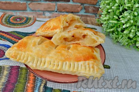 А вот как выглядят в разломе наши слойки с дыней. Угощайтесь!