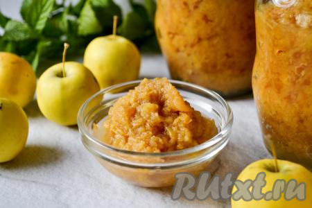 Яблочная стружка получается очень вкусной, ароматной. Яблоки, как будто свеженатёртые. Зимой такая стружка станет отличной начинкой для рулетов, пирогов и другой выпечки.