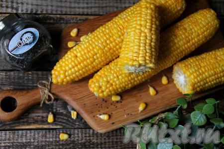 Кукуруза со сливочным маслом в фольге в духовке