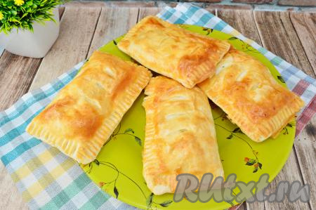 Слойки с творогом и персиком