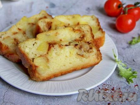 Заливной пирог на кефире с капустой и картошкой