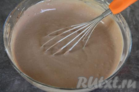 Шоколадное блинное тесто получится негустым и однородным