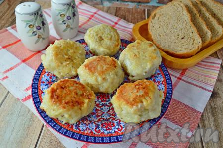 Вкуснейшие, нежные, сочные постные котлеты из минтая, приготовленные без добавления яиц, подать к столу с любимым гарниром. 