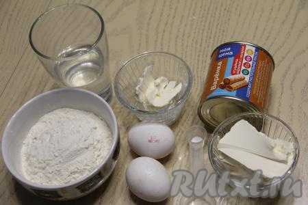 Подготовить продукты для приготовления эклеров с варёной сгущёнкой.