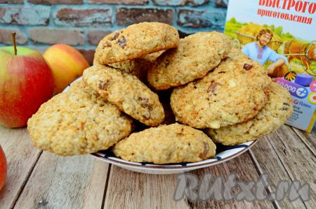 Овсяное печенье с яблоками и изюмом