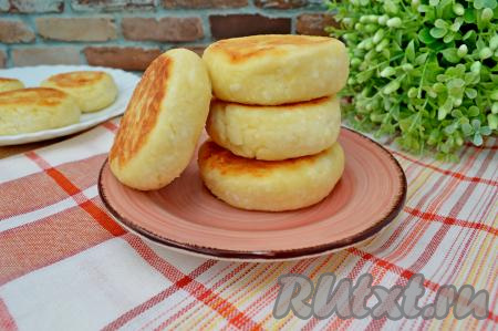 Вкуснейшие, пышные, аппетитные сырники, приготовленные на желтках, можно кушать и тёплыми, и остывшими.