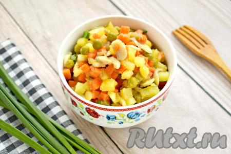 Наше блюдо готово можно подавать к столу. Уверена, вкусный, аппетитный постный салат "Оливье", приготовленный с маринованными грибами, займёт достойное место в вашем домашнем меню.