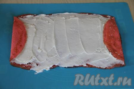 Более узкие края овала немного подвернуть с двух сторон.