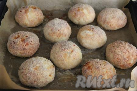 Запекать зразы из фарша с перепелиным яйцом в разогретой духовке при температуре 200 градусов минут 35.