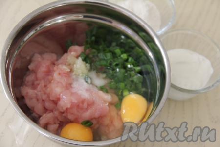 Сюда же добавить сырые яйца.